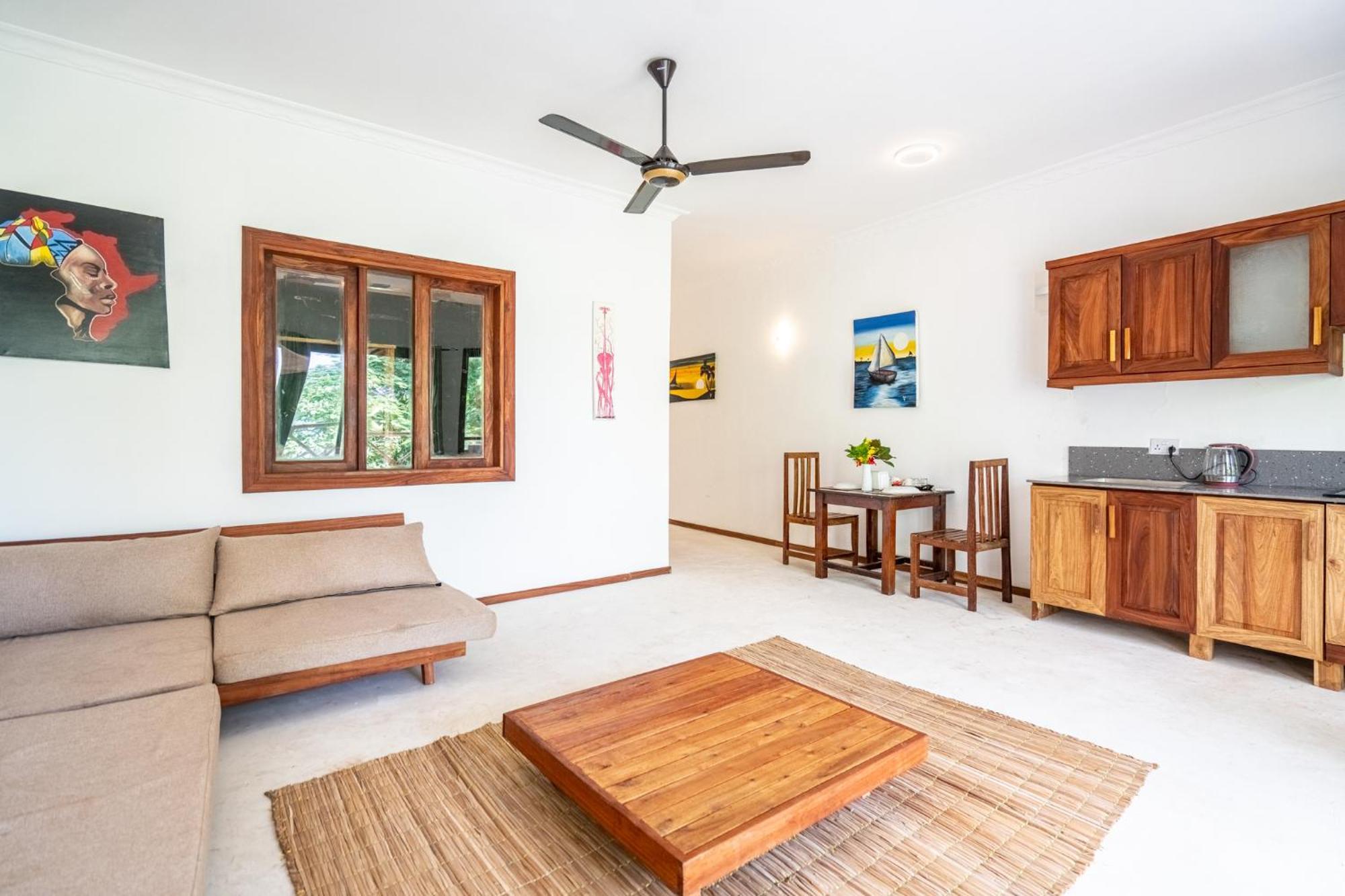 Tiki Beach Club & Resort (Adults Only) Bwejuu Bagian luar foto