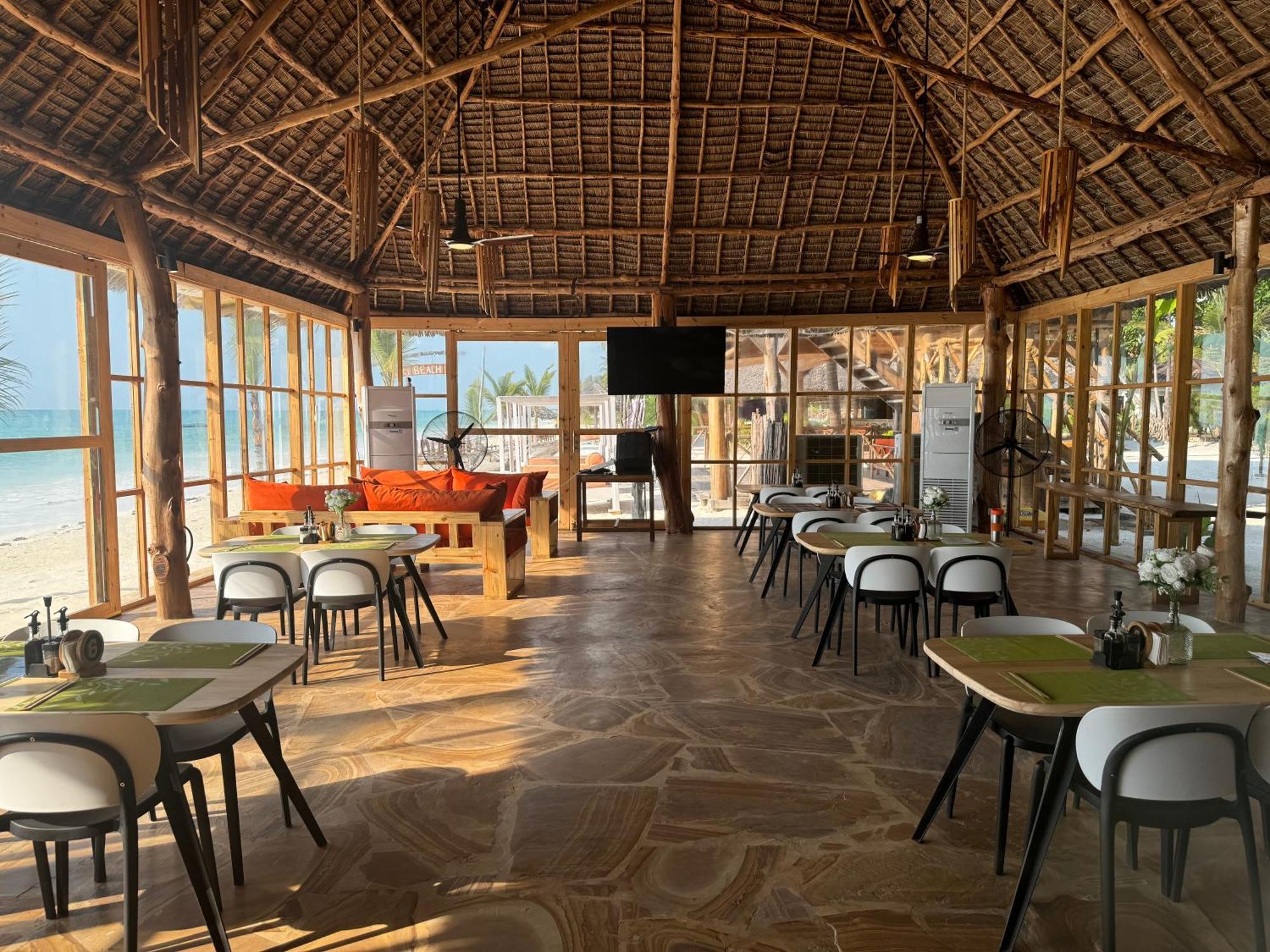 Tiki Beach Club & Resort (Adults Only) Bwejuu Bagian luar foto