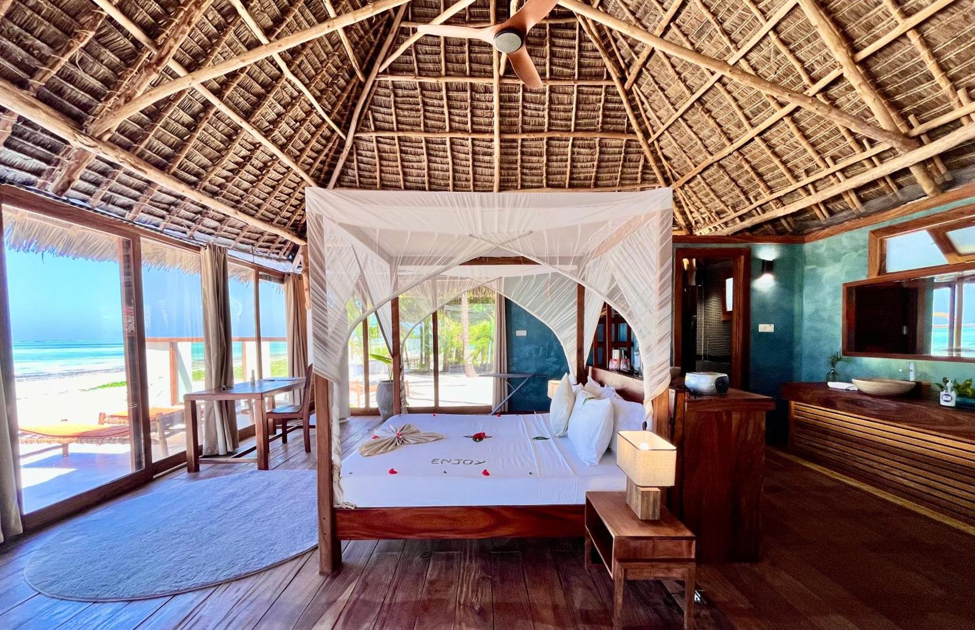 Tiki Beach Club & Resort (Adults Only) Bwejuu Bagian luar foto