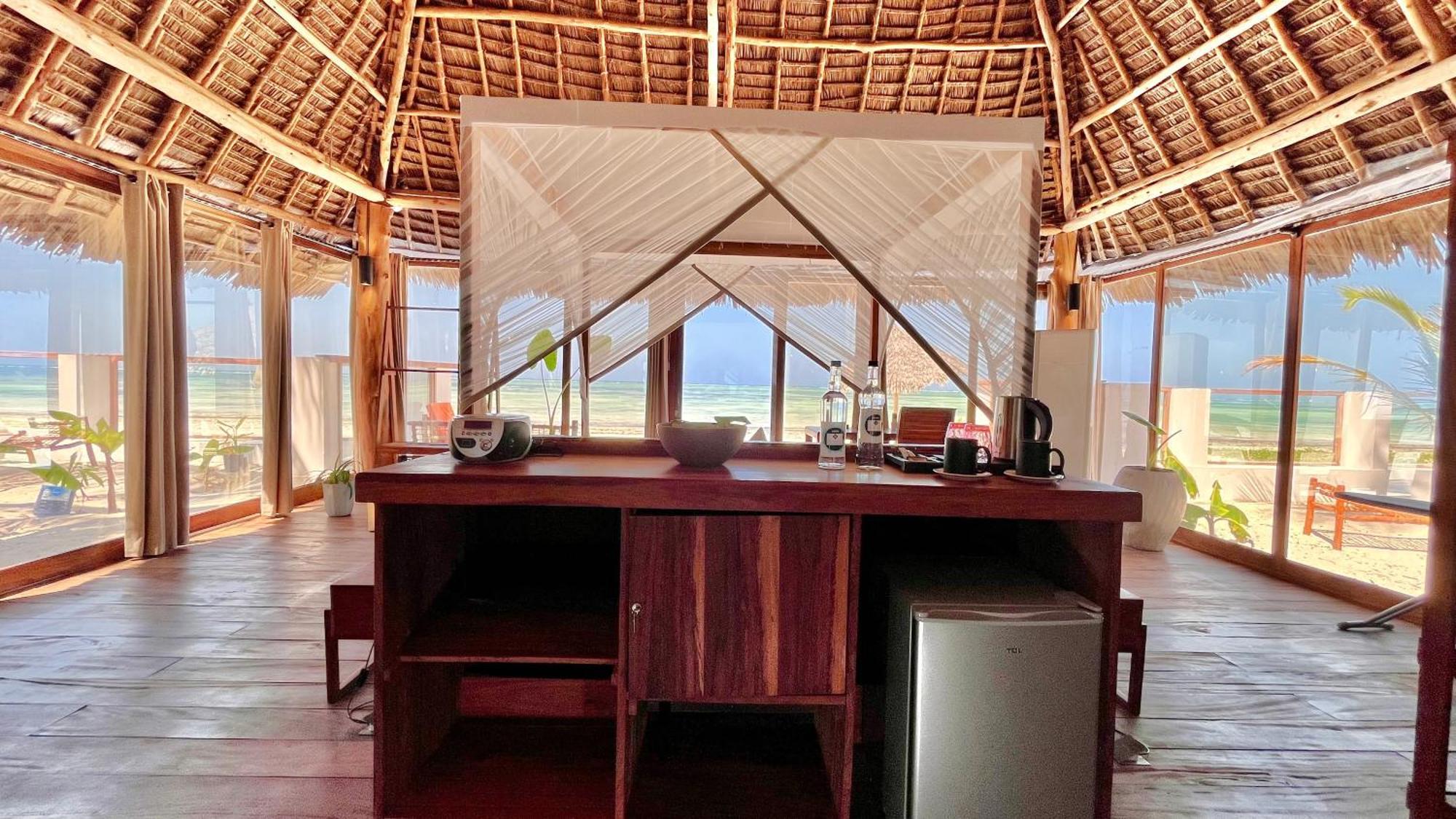 Tiki Beach Club & Resort (Adults Only) Bwejuu Bagian luar foto
