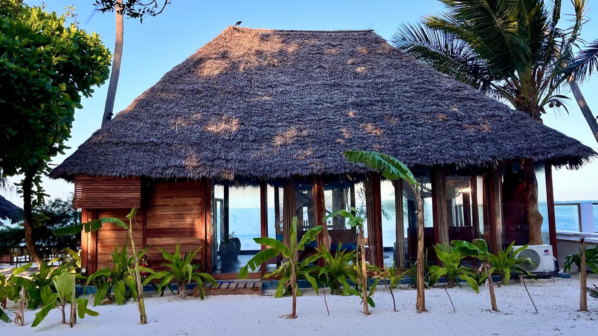 Tiki Beach Club & Resort (Adults Only) Bwejuu Bagian luar foto