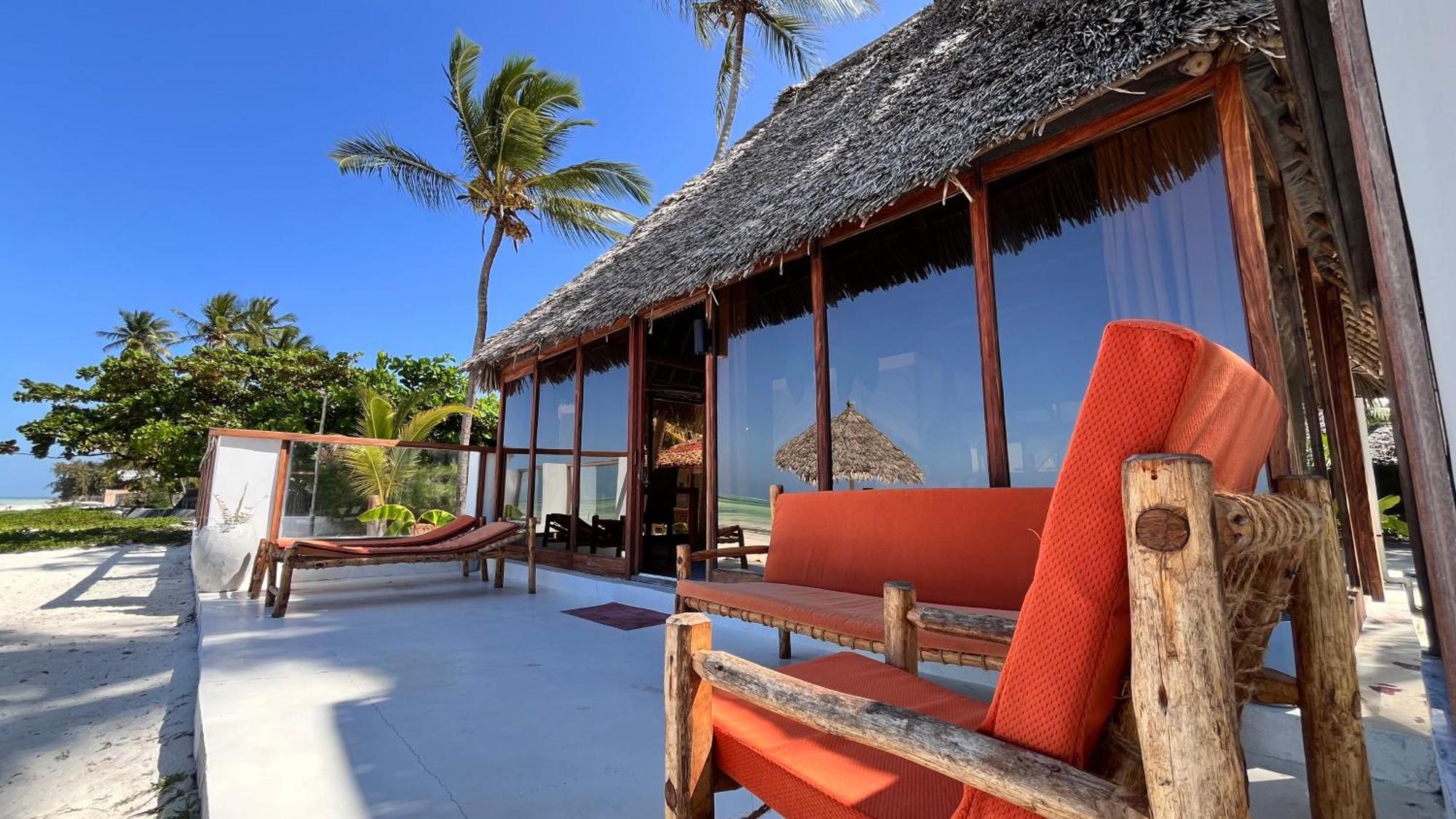 Tiki Beach Club & Resort (Adults Only) Bwejuu Bagian luar foto