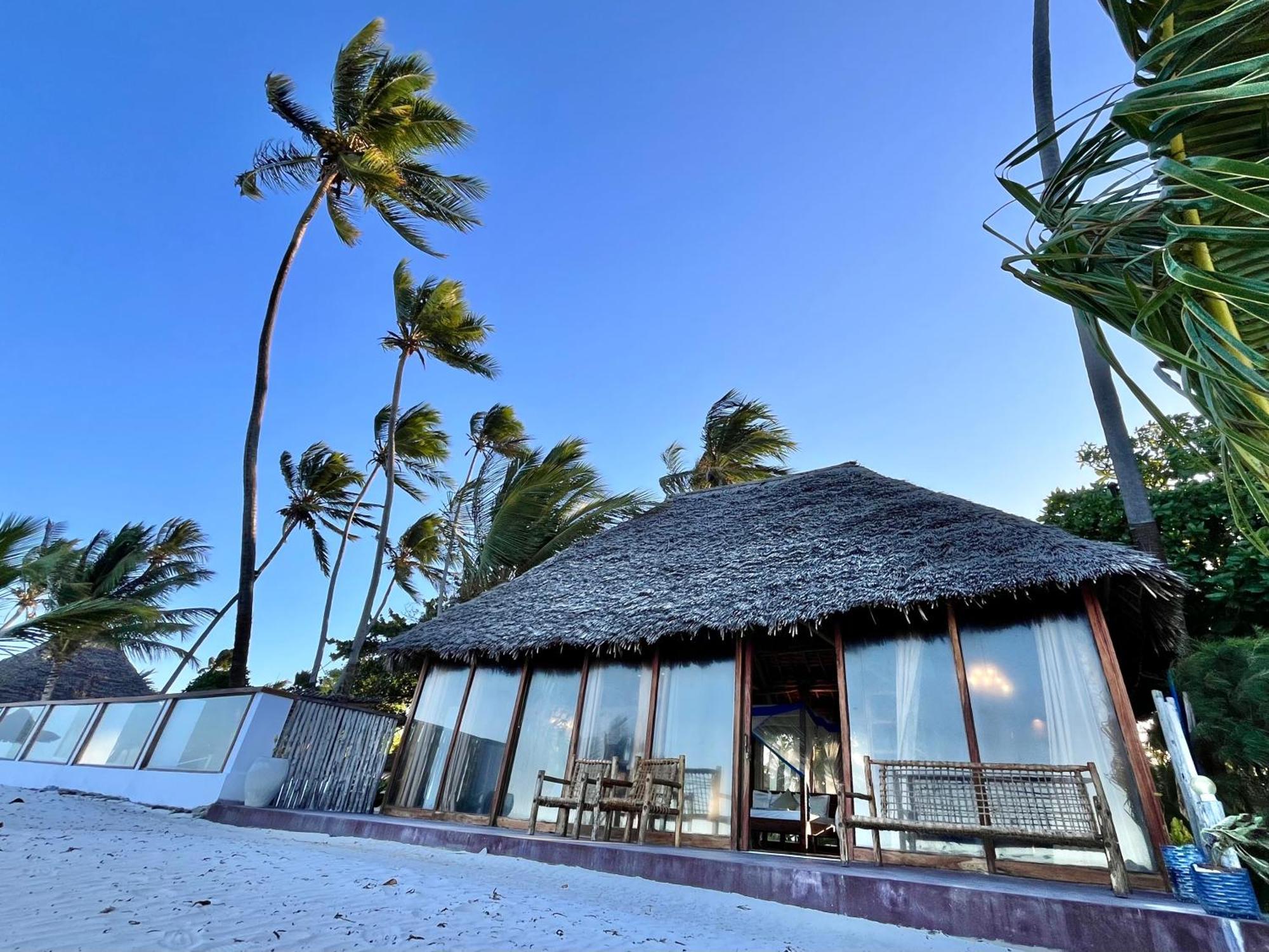 Tiki Beach Club & Resort (Adults Only) Bwejuu Bagian luar foto